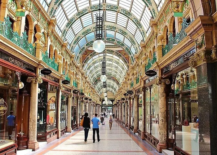 *rg7h*for Your Relaxed & Cosy Free Parking * Leeds (West Yorkshire)